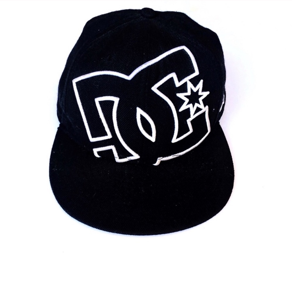 DC new era 59/50 hat black & white logo